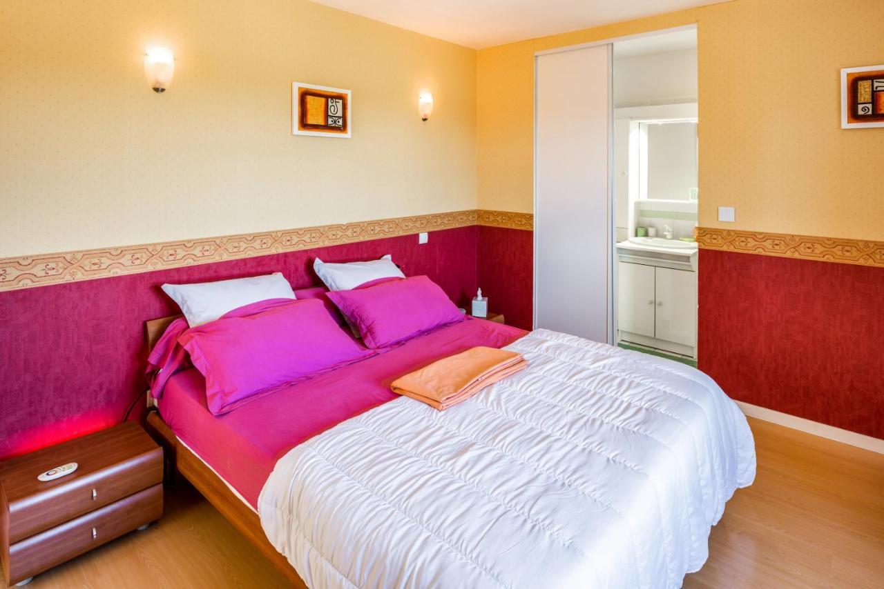 Apartamento Domaine De Meyney Villegouge Exterior foto